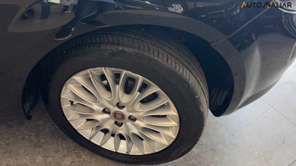 FIAT PUNTO 1.6 ESSENCE 16V FLEX 4P AUTOMATIZADO