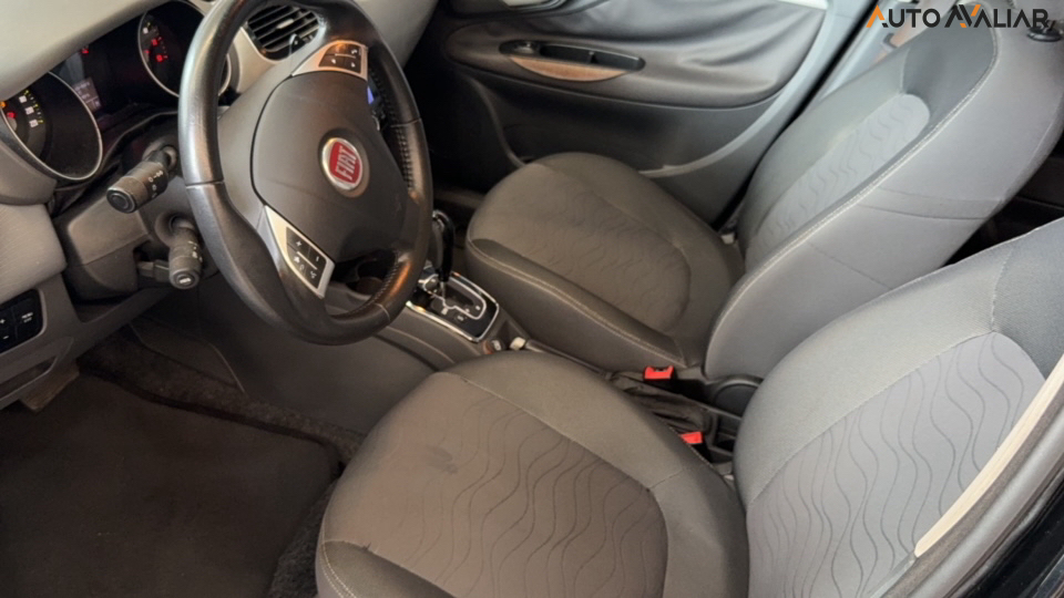 FIAT PUNTO 1.6 ESSENCE 16V FLEX 4P AUTOMATIZADO