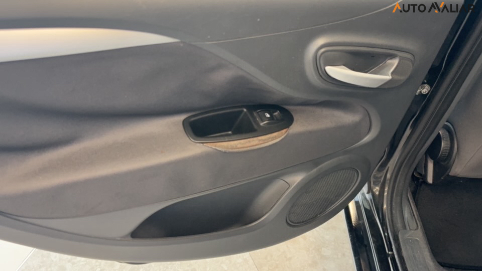 FIAT PUNTO 1.6 ESSENCE 16V FLEX 4P AUTOMATIZADO