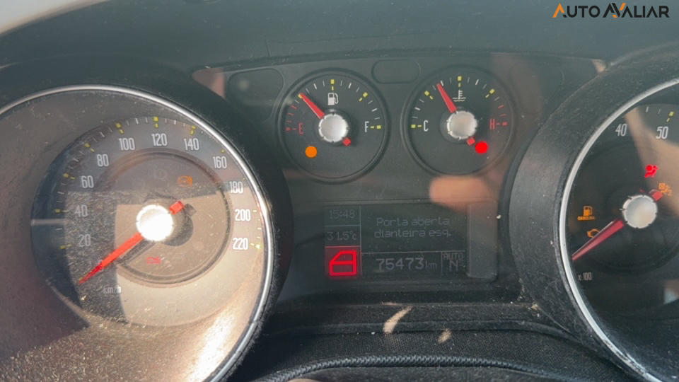 FIAT PUNTO 1.6 ESSENCE 16V FLEX 4P AUTOMATIZADO