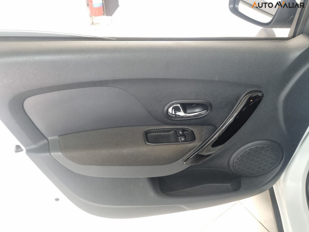 RENAULT SANDERO 1.6 16V SCE FLEX ZEN AUTOMATICO