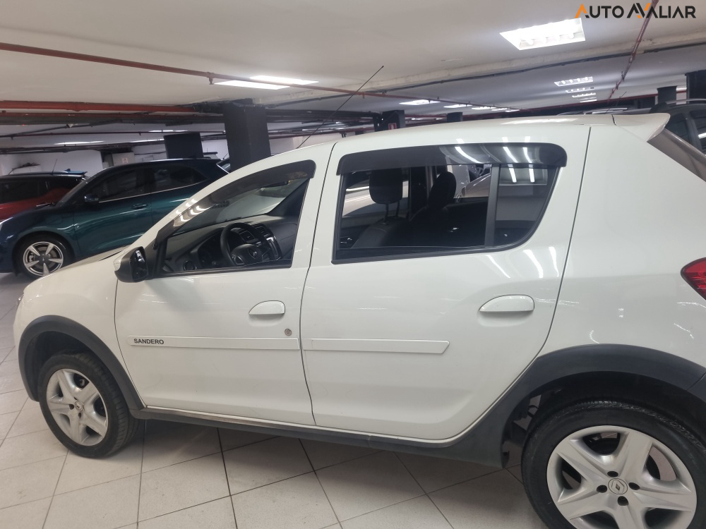 RENAULT SANDERO 1.6 16V SCE FLEX ZEN AUTOMATICO