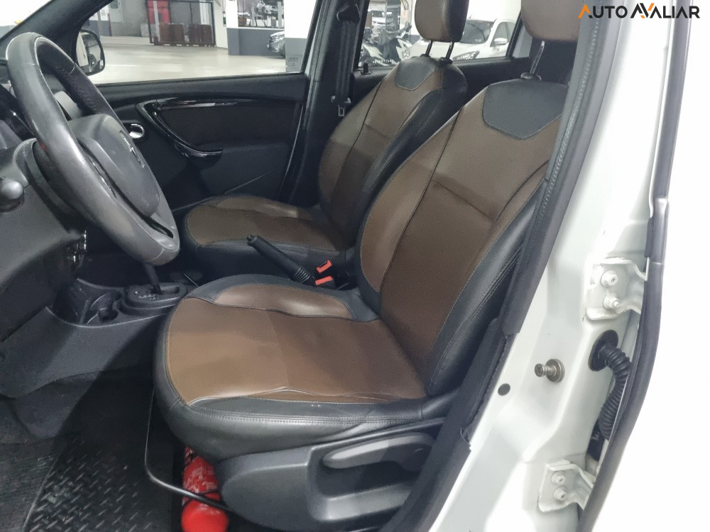 RENAULT DUSTER 2.0 DYNAMIQUE 4X2 16V FLEX 4P AUTOMATICO