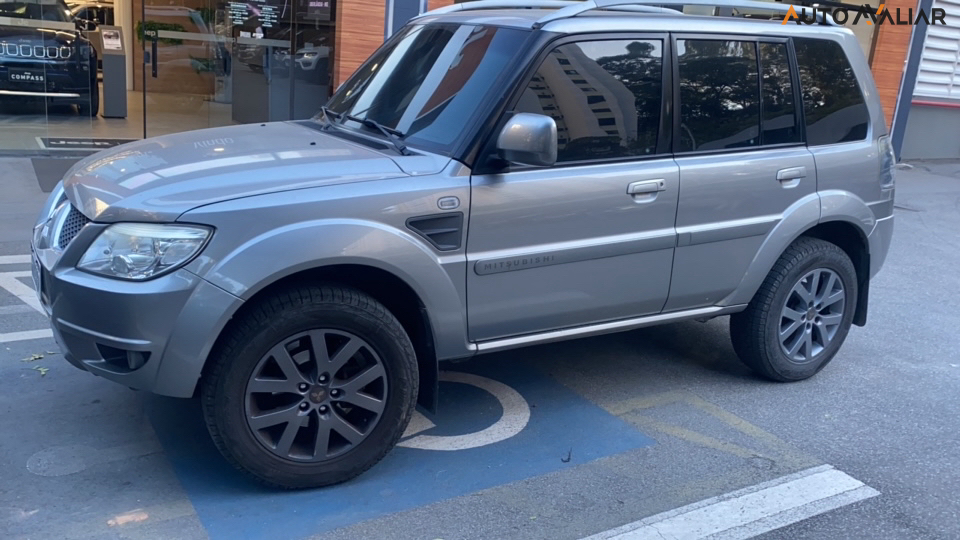 MITSUBISHI PAJERO TR4 2.0 4X2 16V 140CV FLEX 4P MANUAL