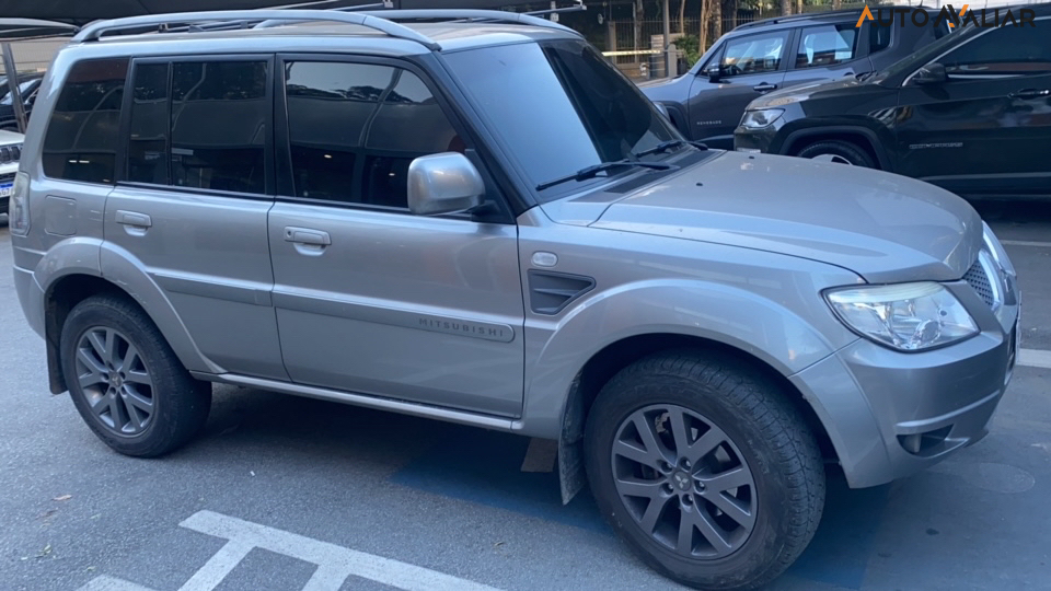 MITSUBISHI PAJERO TR4 2.0 4X2 16V 140CV FLEX 4P MANUAL