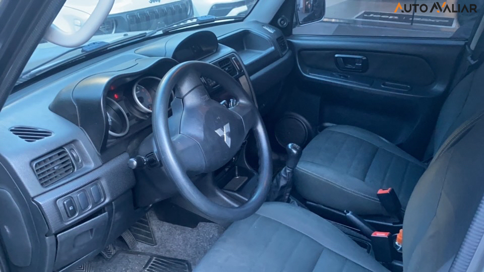 MITSUBISHI PAJERO TR4 2.0 4X2 16V 140CV FLEX 4P MANUAL