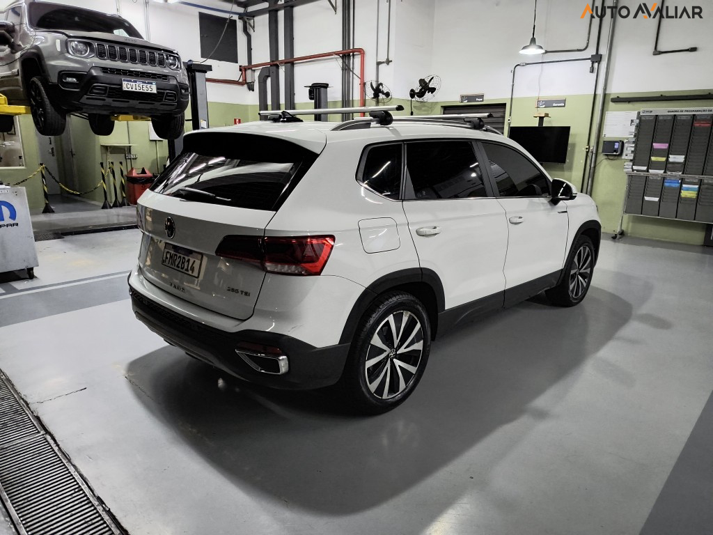 VOLKSWAGEN TAOS 1.4 250 TSI TOTAL FLEX HIGHLINE AUTOMÁTICO