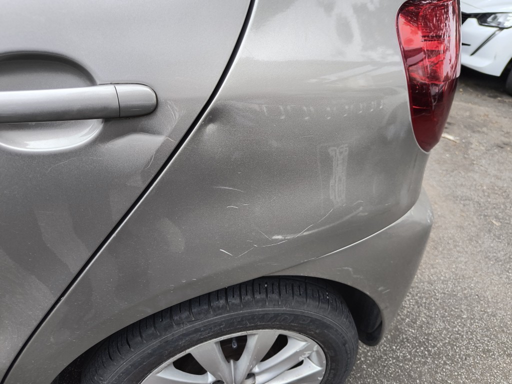 VOLKSWAGEN FOX 1.6 MI 8V FLEX 4P MANUAL