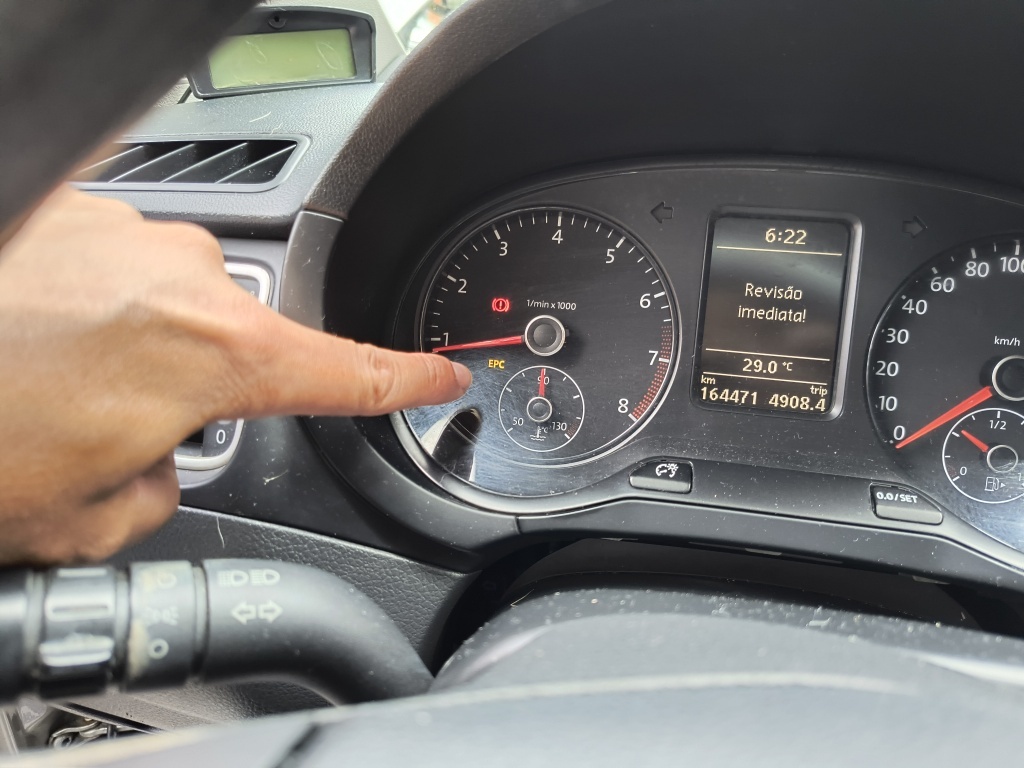 VOLKSWAGEN FOX 1.6 MI 8V FLEX 4P MANUAL