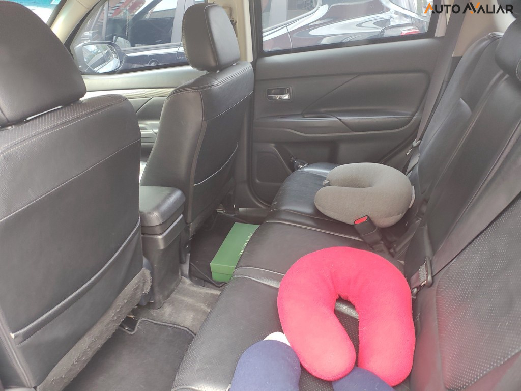 MITSUBISHI OUTLANDER 3.0 GT 4X4 V6 24V GASOLINA 4P AUTOMATICO