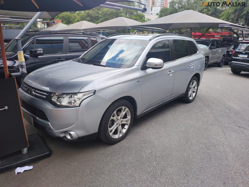 MITSUBISHI OUTLANDER 3.0 GT 4X4 V6 24V GASOLINA 4P AUTOMATICO