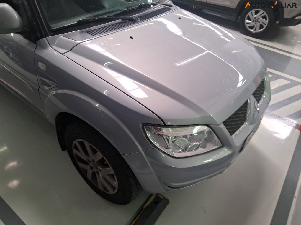 MITSUBISHI PAJERO TR4 2.0 4X2 16V 140CV FLEX 4P MANUAL