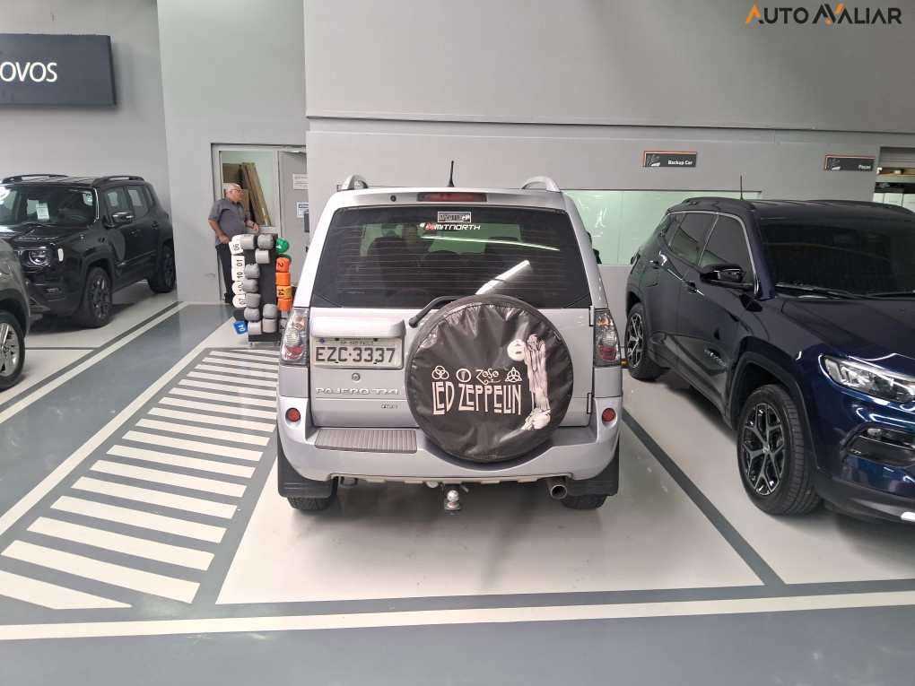 MITSUBISHI PAJERO TR4 2.0 4X2 16V 140CV FLEX 4P MANUAL