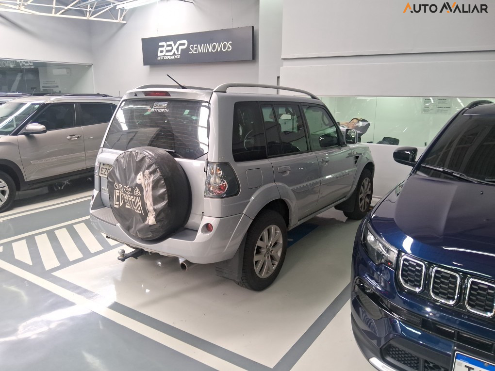 MITSUBISHI PAJERO TR4 2.0 4X2 16V 140CV FLEX 4P MANUAL