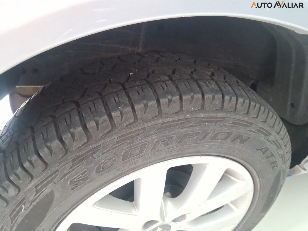 MITSUBISHI PAJERO TR4 2.0 4X2 16V 140CV FLEX 4P MANUAL