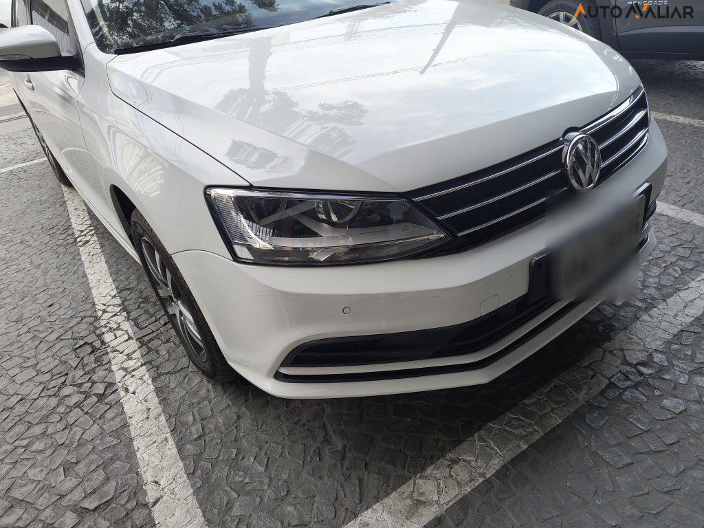 VOLKSWAGEN JETTA 2.0 COMFORTLINE FLEX 4P TIPTRONIC