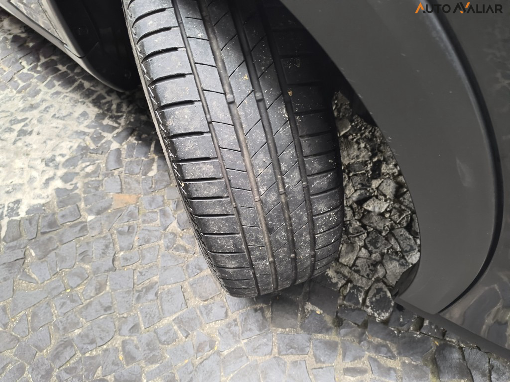 NISSAN KICKS 1.6 EXCLUSIVE 16V FLEX AUT.