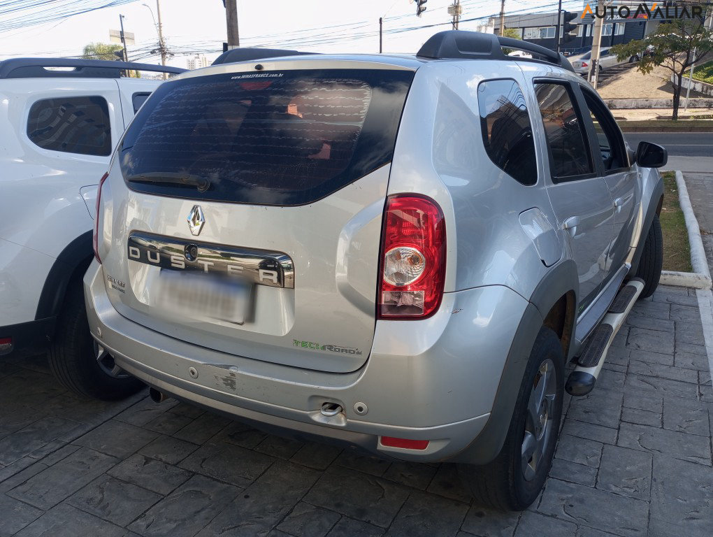 RENAULT DUSTER 2.0 DYNAMIQUE 4X2 16V FLEX 4P AUTOMATICO