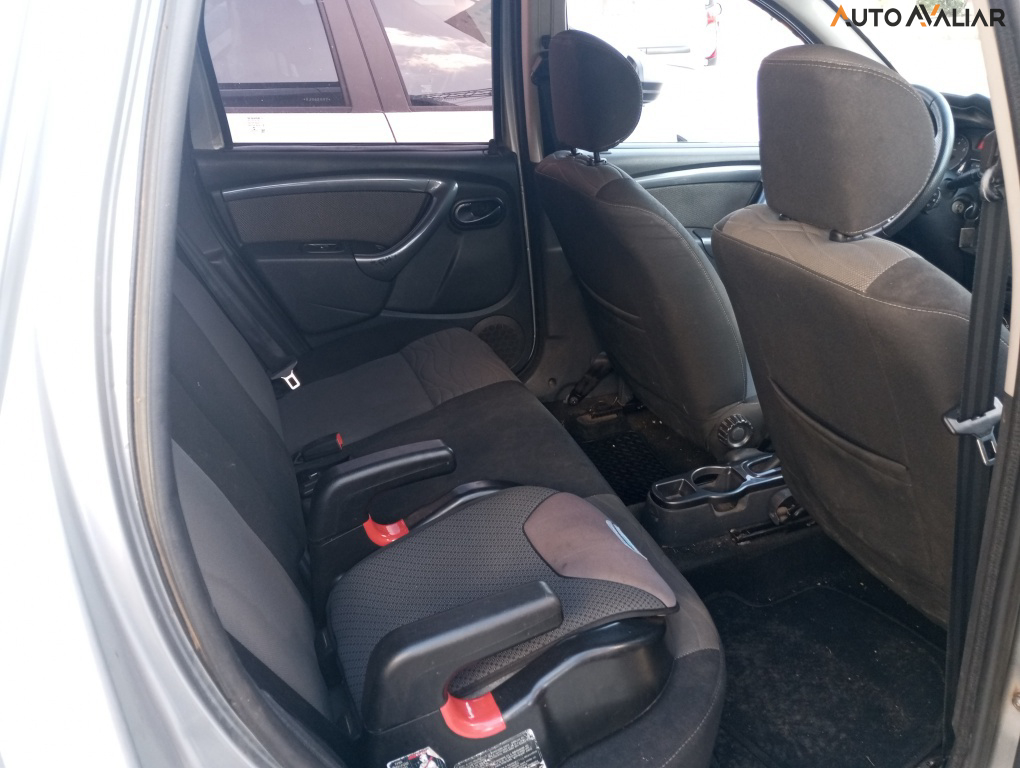 RENAULT DUSTER 2.0 DYNAMIQUE 4X2 16V FLEX 4P AUTOMATICO
