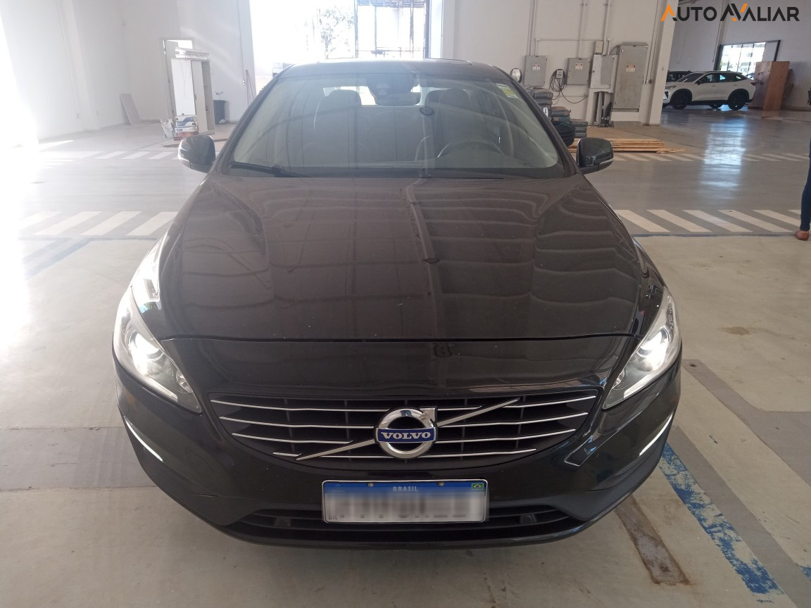 VOLVO S60 2.0 T4 MOMENTUM GASOLINA 4P AUTOMATICO