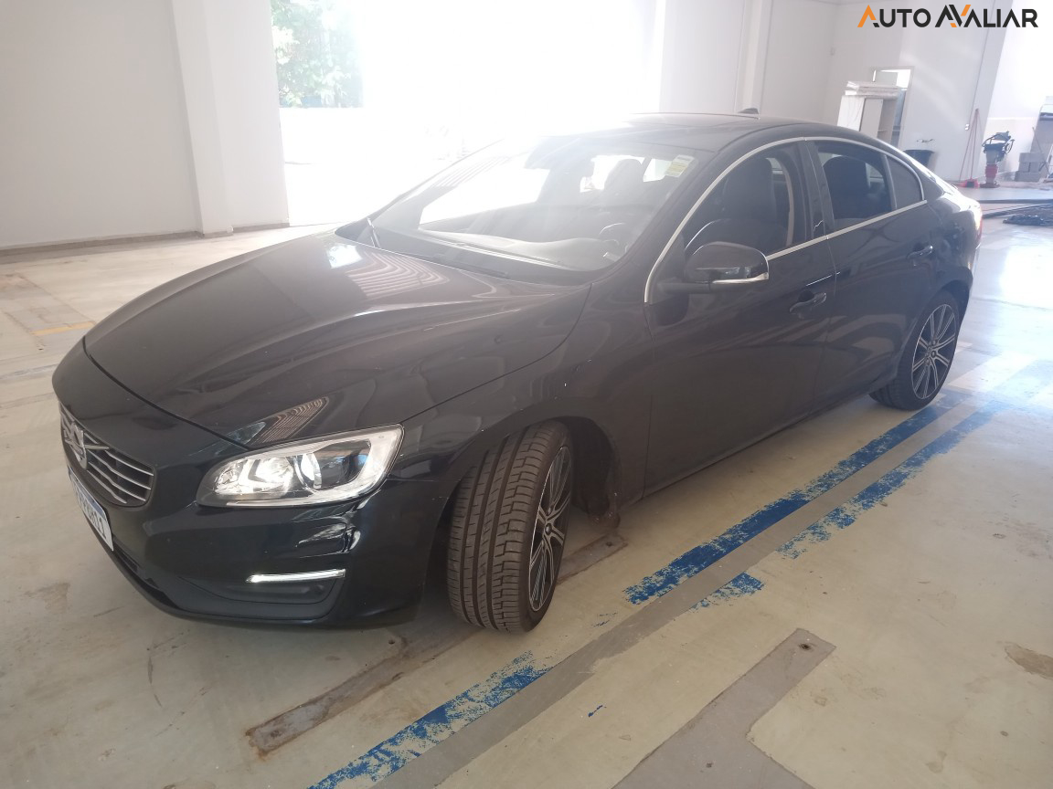 VOLVO S60 2.0 T4 MOMENTUM GASOLINA 4P AUTOMATICO