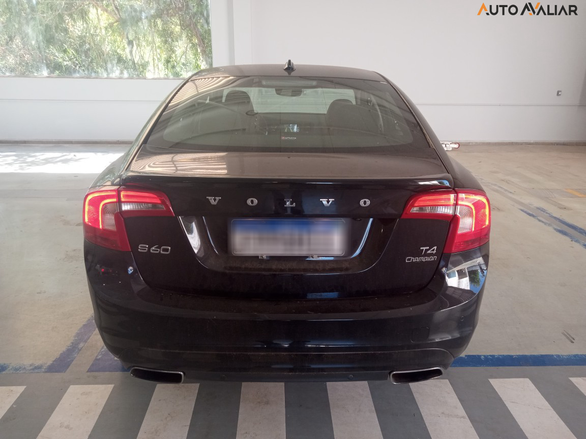 VOLVO S60 2.0 T4 MOMENTUM GASOLINA 4P AUTOMATICO