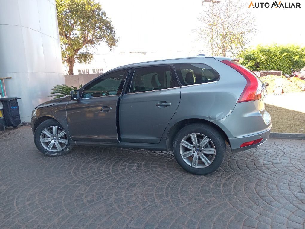 VOLVO XC60 2.0 T5 KINETIC GASOLINA 4P AUTOMATICO