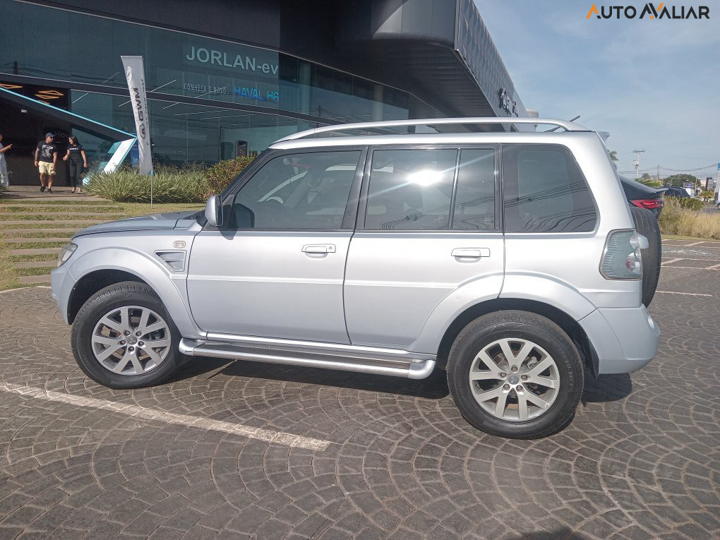 MITSUBISHI PAJERO TR4 2.0 4X4 16V 140CV FLEX 4P AUTOMATICO