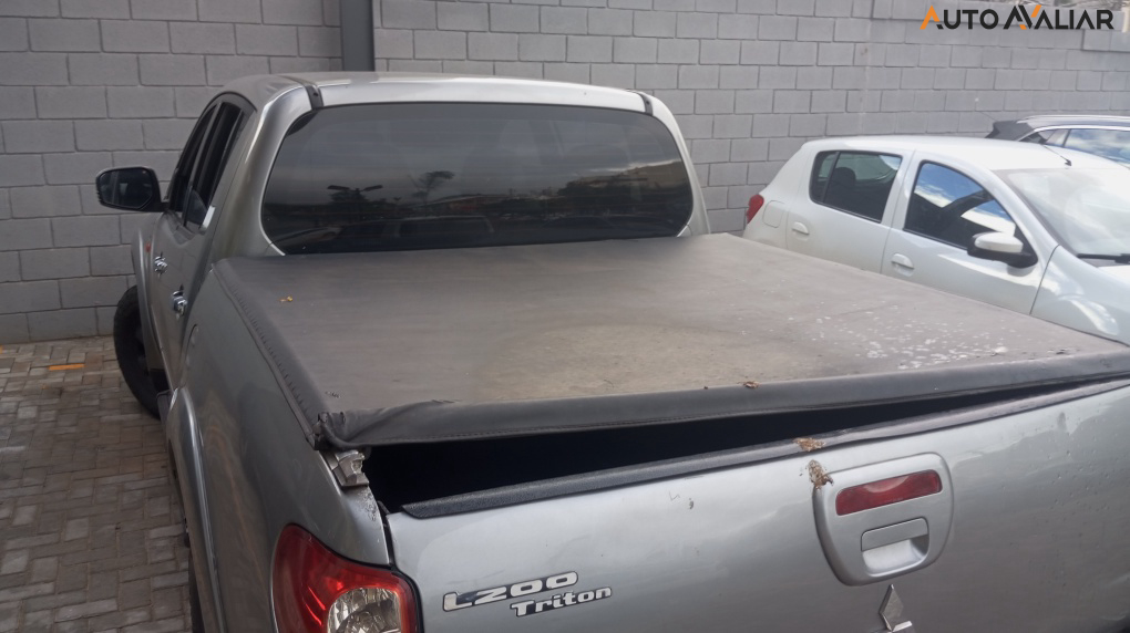 MITSUBISHI L200 TRITON  3.5 HPE 4X4 CD V6 24V FLEX 4P AUTOMATICO
