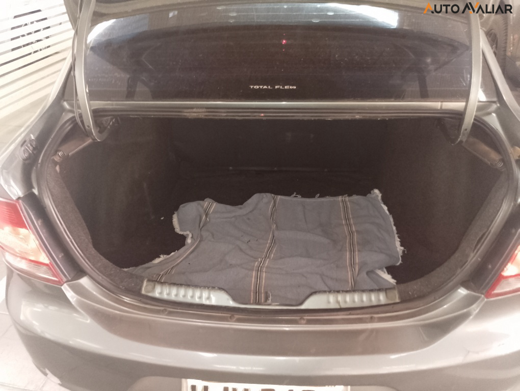 VOLKSWAGEN VOYAGE 1.0 MI 8V FLEX 4P MANUAL