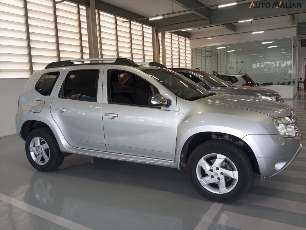 RENAULT DUSTER 2.0 DYNAMIQUE 4X2 16V FLEX 4P AUTOMATICO