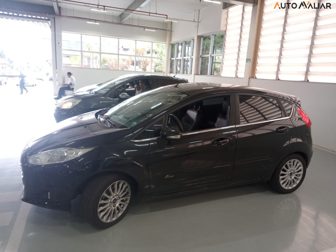 FORD FIESTA 1.6 TITANIUM HATCH 16V FLEX 4P POWERSHIFT