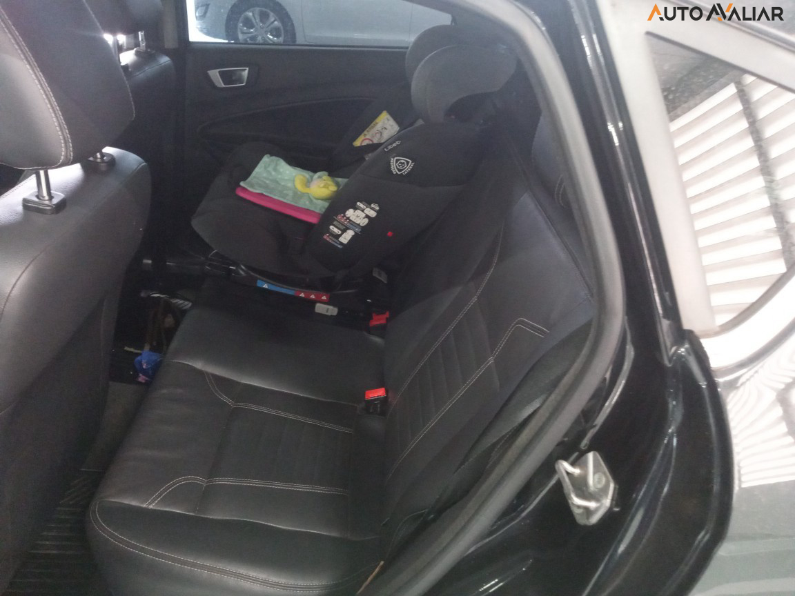 FORD FIESTA 1.6 TITANIUM HATCH 16V FLEX 4P POWERSHIFT