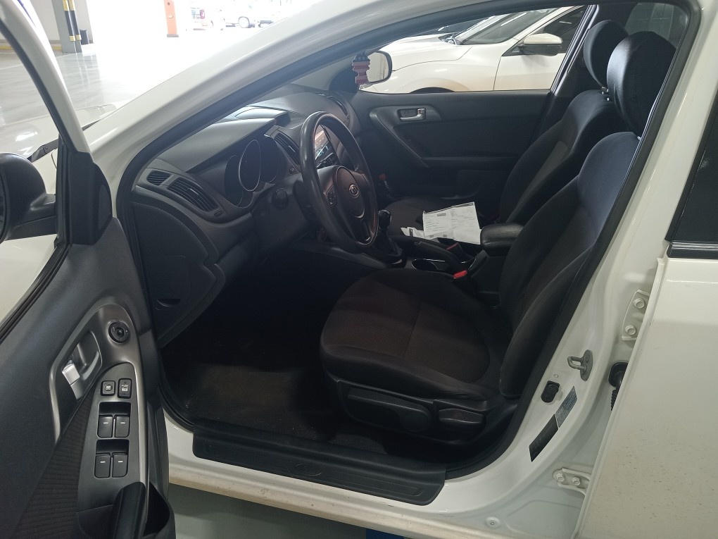 KIA CERATO 1.6 EX3 SEDAN 16V GASOLINA 4P MANUAL