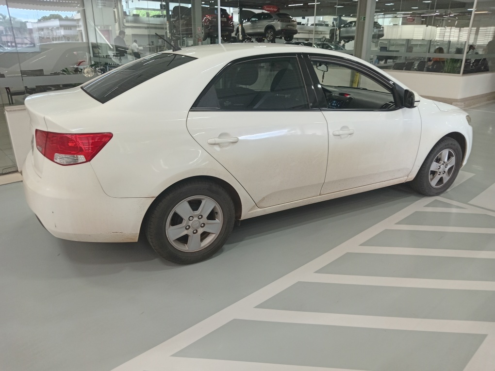 KIA CERATO 1.6 EX3 SEDAN 16V GASOLINA 4P MANUAL