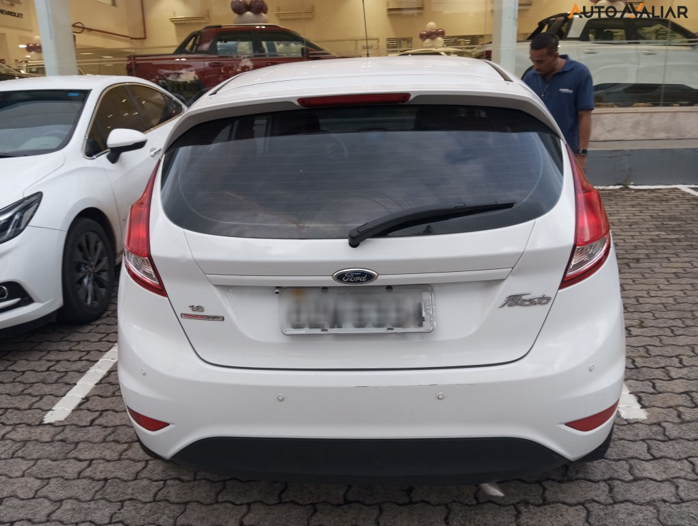 FORD FIESTA 1.6 SE HATCH 16V FLEX 4P POWERSHIFT