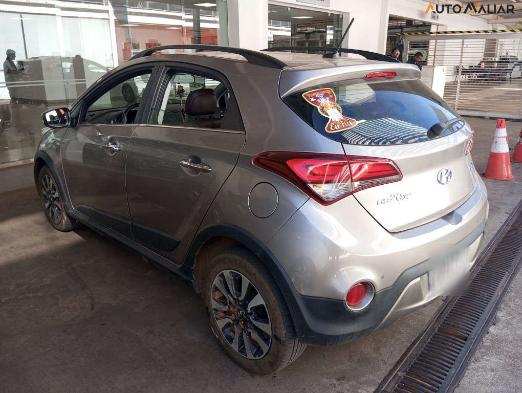 HYUNDAI HB20X 1.6 16V PREMIUM FLEX 4P AUTOMATICO