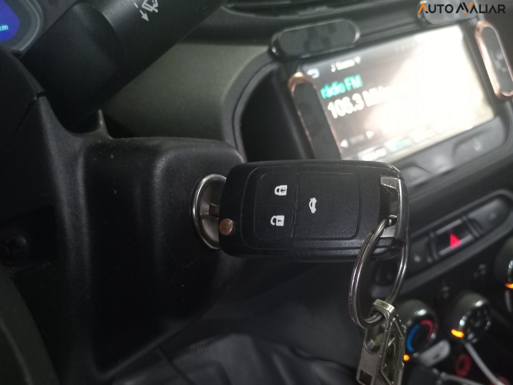 CHEVROLET ONIX 1.0 MPFI LOLLAPALOOZA 8V FLEX 4P MANUAL