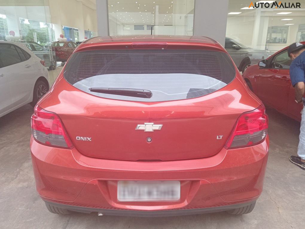 CHEVROLET ONIX 1.0 MPFI LOLLAPALOOZA 8V FLEX 4P MANUAL