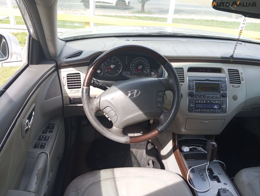 HYUNDAI AZERA 3.3 MPFI GLS SEDAN V6 24V GASOLINA 4P AUTOMATICO