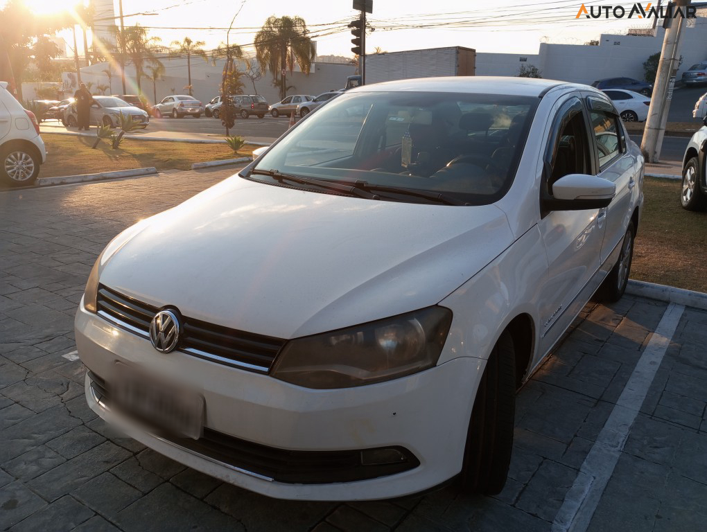 VOLKSWAGEN VOYAGE 1.6 MI COMFORTLINE 8V FLEX 4P AUTOMATIZADO