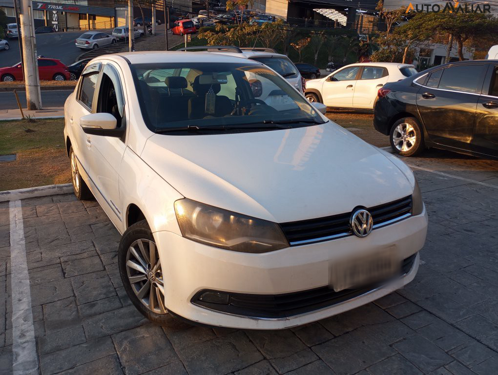 VOLKSWAGEN VOYAGE 1.6 MI COMFORTLINE 8V FLEX 4P AUTOMATIZADO
