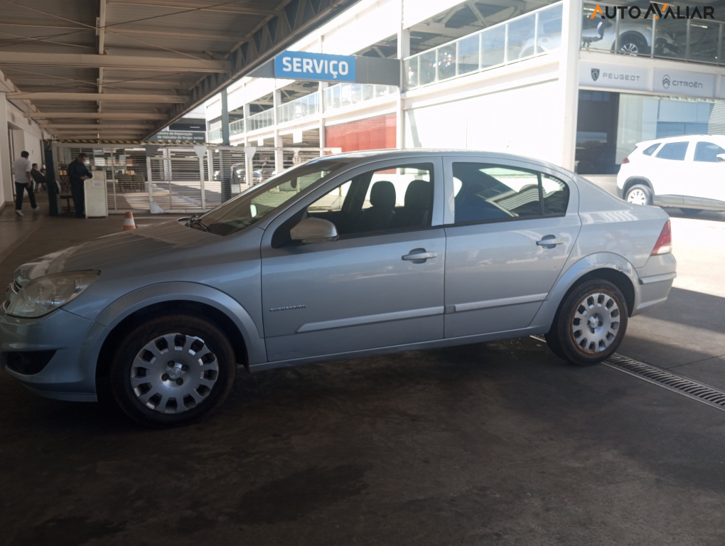 CHEVROLET VECTRA 2.0 MPFI EXPRESSION 8V 140CV FLEX 4P MANUAL