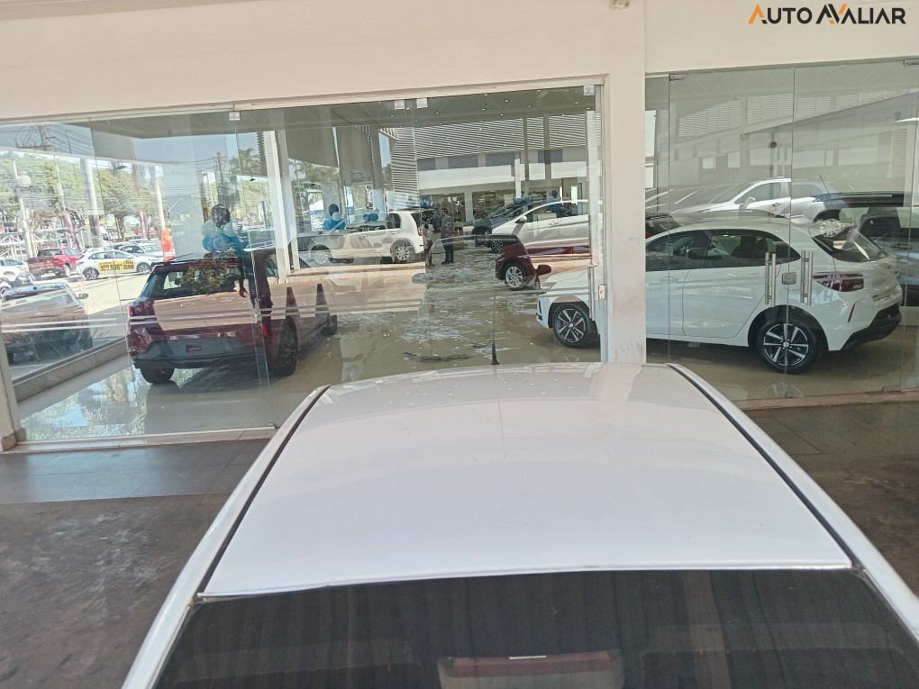 FORD FIESTA 1.6 ROCAM SEDAN 8V FLEX 4P MANUAL