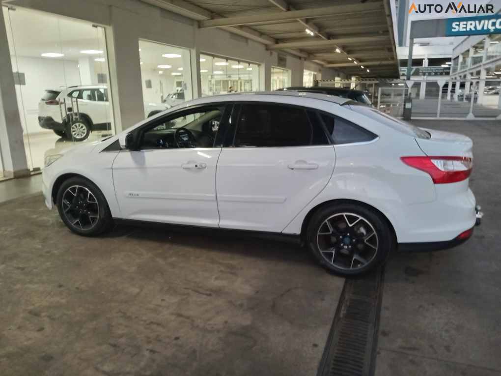 FORD FOCUS 2.0 TITANIUM SEDAN 16V FLEX 4P AUTOMATICO