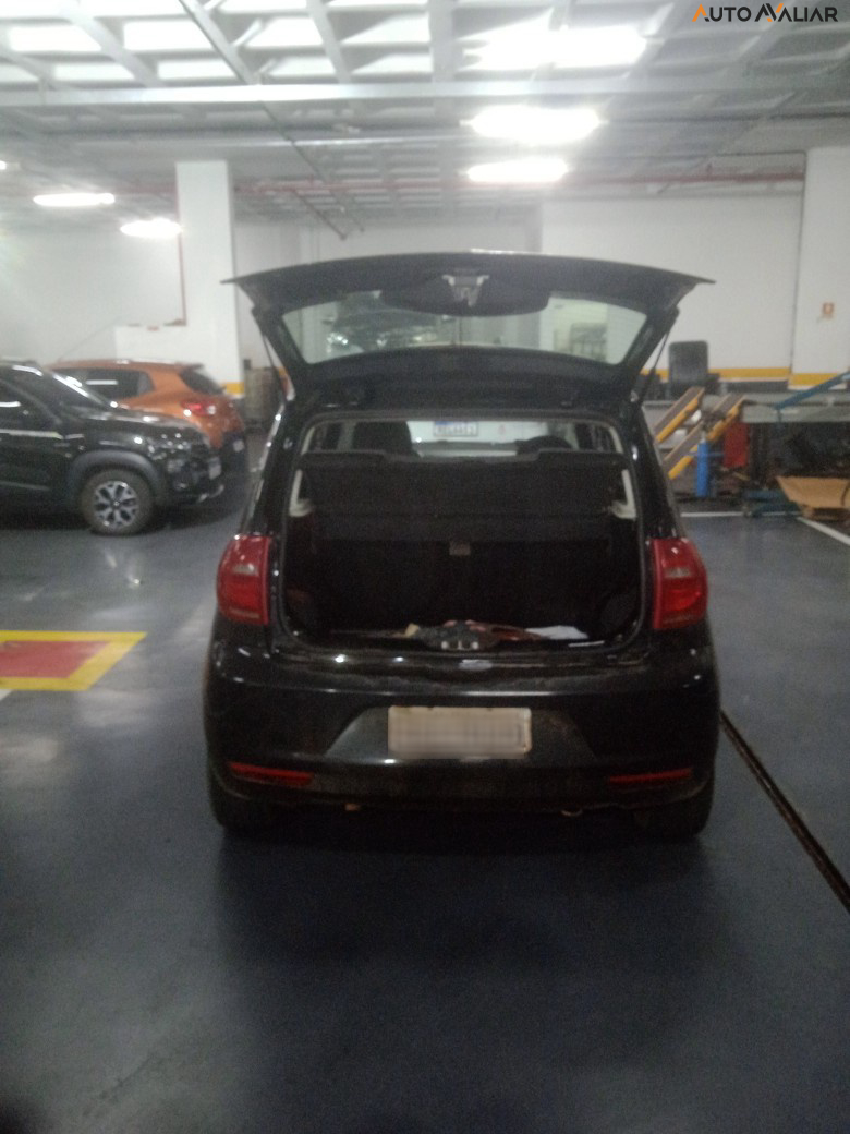 VOLKSWAGEN FOX 1.6 MI 8V FLEX 4P MANUAL