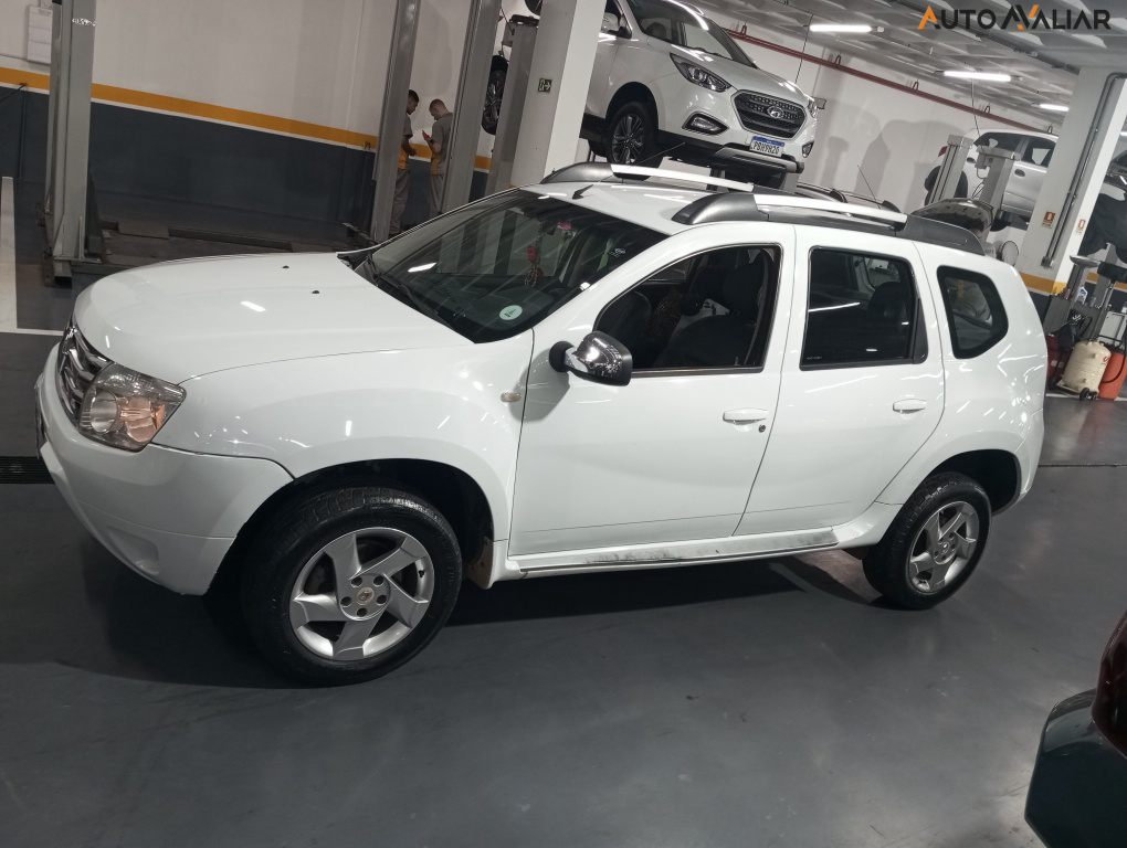 RENAULT DUSTER 2.0 DYNAMIQUE 4X2 16V FLEX 4P AUTOMATICO
