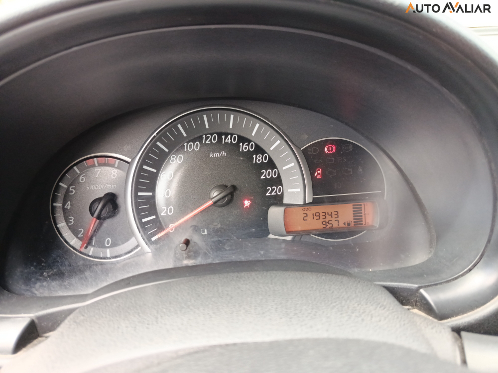 NISSAN VERSA 1.0 12V FLEX V-DRIVE MANUAL