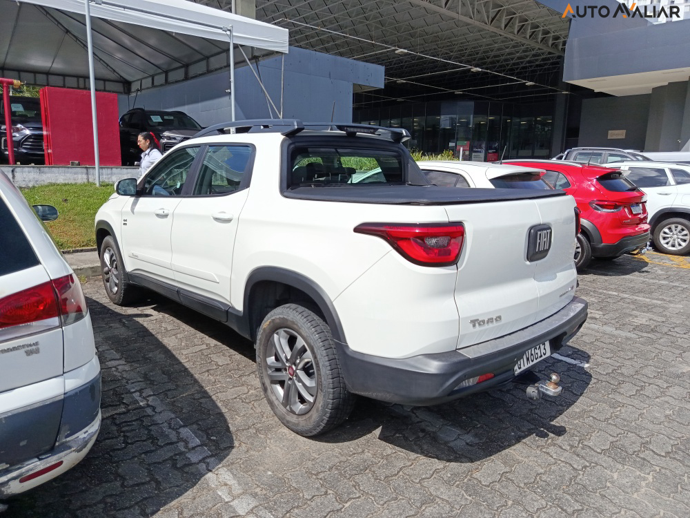 FIAT TORO 2.0 16V TURBO DIESEL FREEDOM 4WD AT9