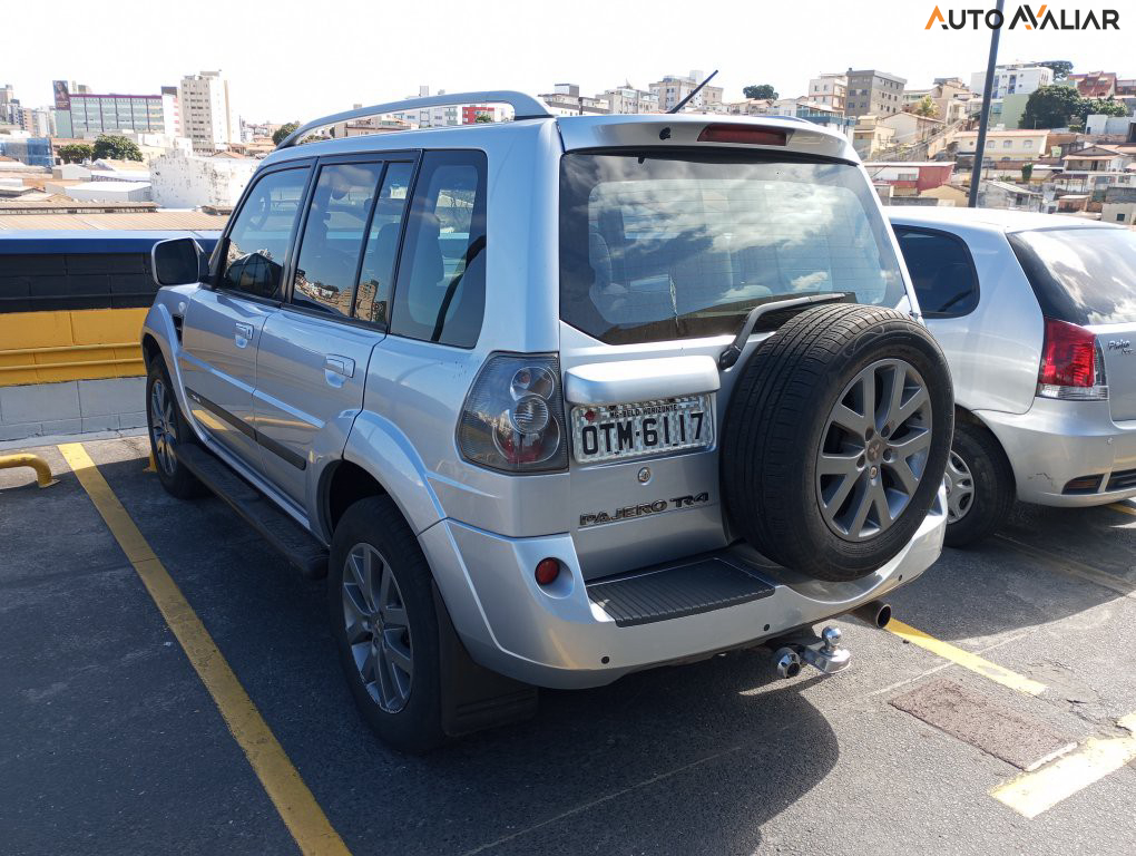 MITSUBISHI PAJERO TR4 2.0 4X2 16V 140CV FLEX 4P MANUAL